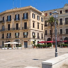 Piazza del Ferrarese a Bari vecchia