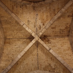 Particolare di una sala del piano terra a Castel del Monte