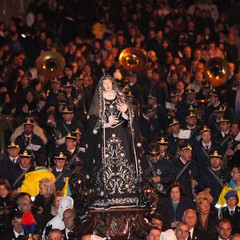 Processione della Madonna Addolorata, la notte del Venerdì Santo a Trani