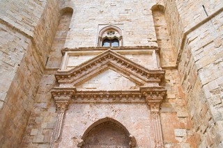 Portone di accesso a Castel del Monte